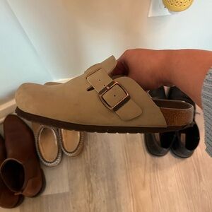 Size 7 cushionaire taupe Boston clogs